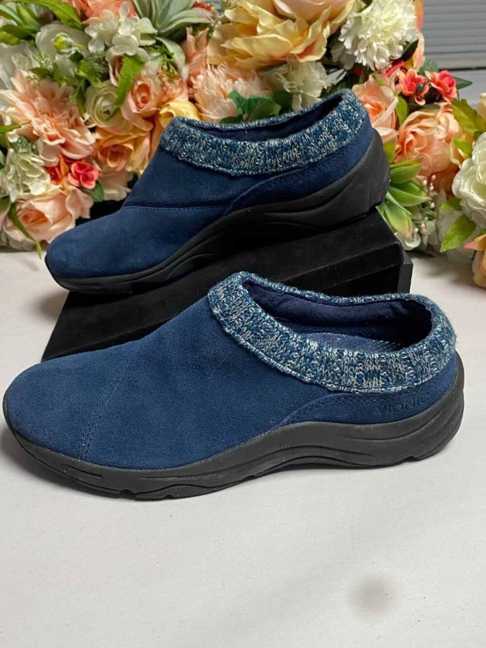 Vionic Arbor Water-Resistant Suede Clogs Navy Knit Collar Women’s 7.5 Orthotic
